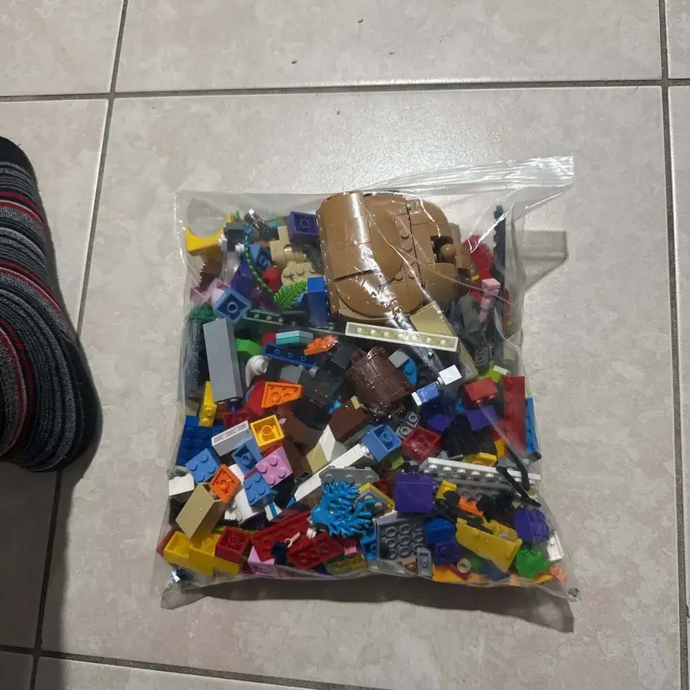 Large Bag Assorted LEGO Bricks Mixed Colors and Sizes. 2 pounds